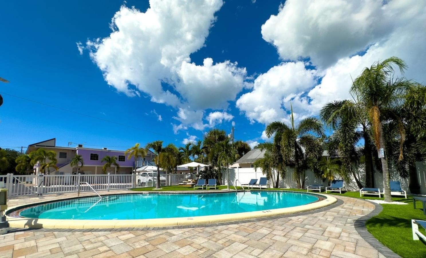 1K Bed Studio Apt With Shared Pool 06 كليرووتر المظهر الخارجي الصورة